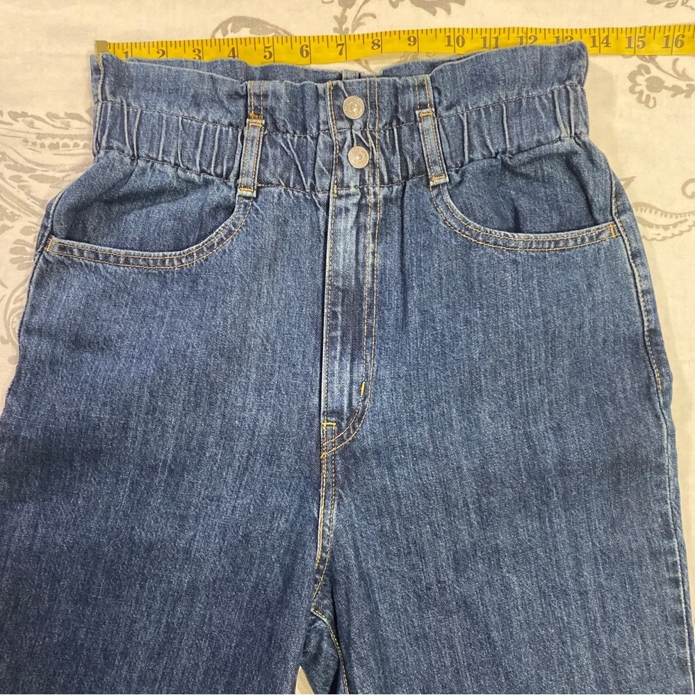 Vintage Levis High Waisted‎ Elastic
Mom Jeans - Picture 2 of 9